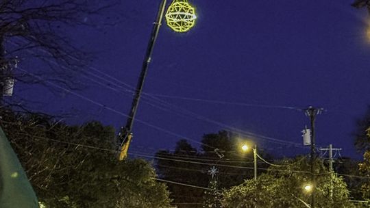 Photo by Lance Winter The countdown to 2026 took place on the Wimberley square with the New Year’s Eve Ball Drop.