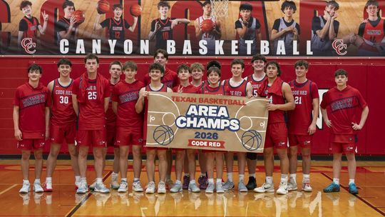 Photo by Julie Albini/albini.smugmug.com Team pic w banner