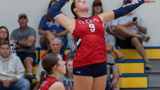Texans continue winning streak following back to back sweeps of Blanco and Austin Bowie