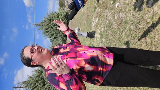 Daily Record photos by Dalton Sweat State Representative Erin Zwiener meets with the press outside of Hays County Judge Ruben Becerra’s Water Summit after she was denied entry. 