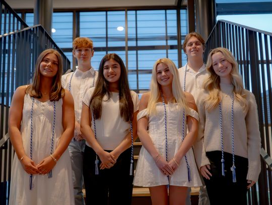 2 WHS students receive PEC scholarships