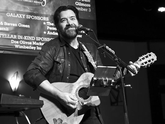Bob Schneider wows audiences