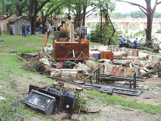 Flood sweeps through Wimberley