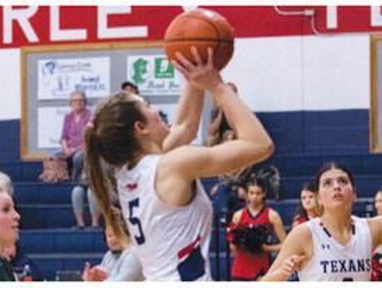 Lady Texans beat Hawks, win against Wolves