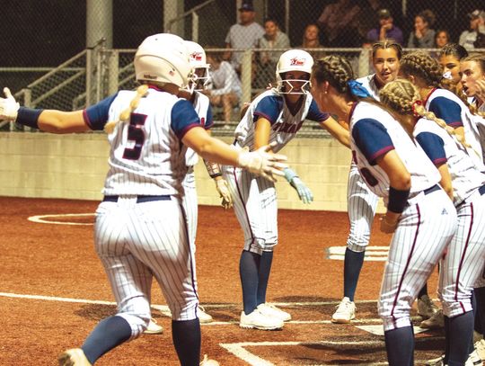 Lady Texans outrun the Greyhounds