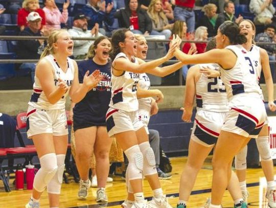 Lady Texans take on Bulldogs; Beat Panthers