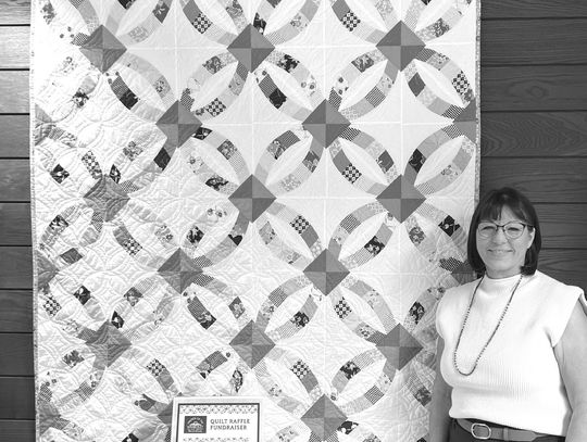 Library raffles another quilt