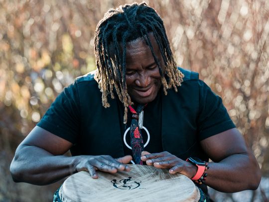 Performance, drum circle with Manas Itene at Unity, Oct. 25