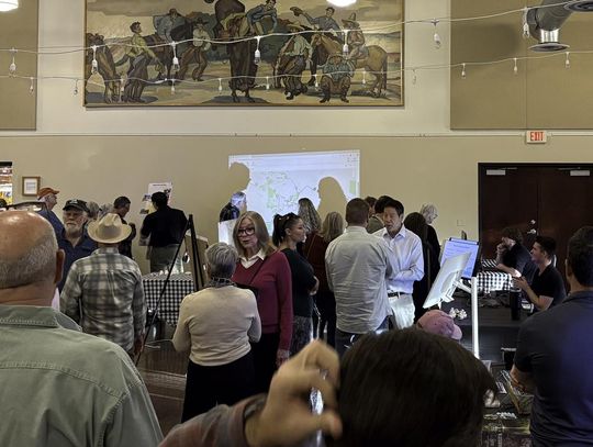 Photo by Teresa Kendrick A showcase of plans for the City’s Resiliency brought citizens out to ask questions and give input.