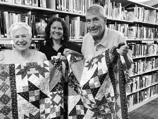 Saunders win library’s “Storyteller’s Quilt” fundraiser