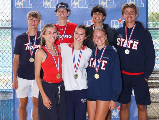 Seven Texan Tennis team members headed to State