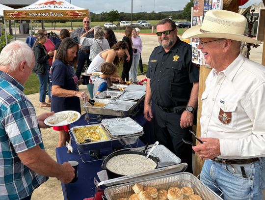 Sonora’s Cowboy Breakfast shoos in the rodeo for 4H-ers