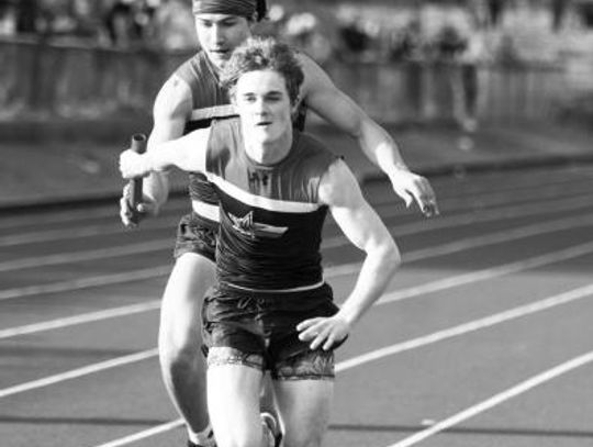 Texan tracksters head to area meet