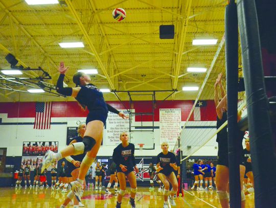 Texans look to senior leadership to defend their state title