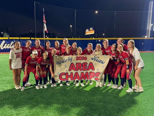 Texans rally in seventh to beat Devine