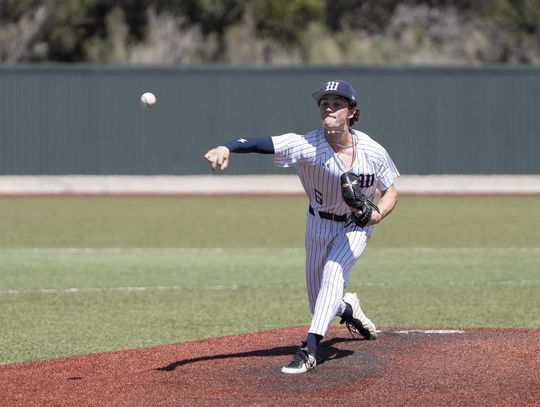 Photo by Julie Albini/albini.smugmug.com Gentry McGinnis, #6, with the pitch