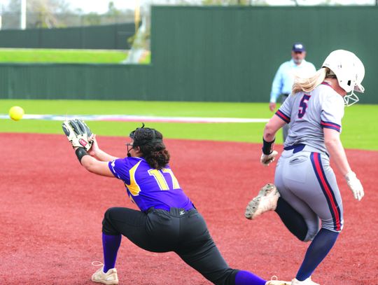 WHS softball and JV baseball Texan Tournament