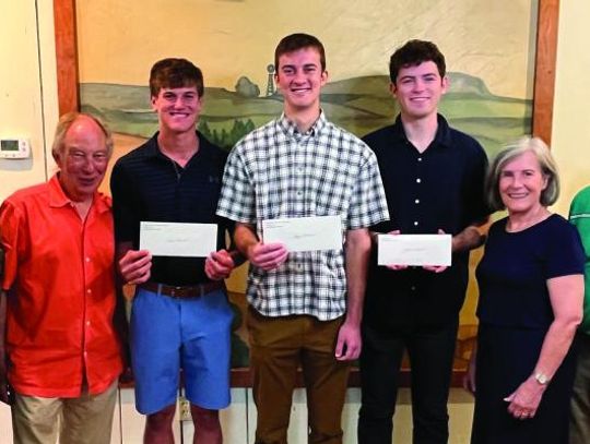 WIC awards scholarships to seniors