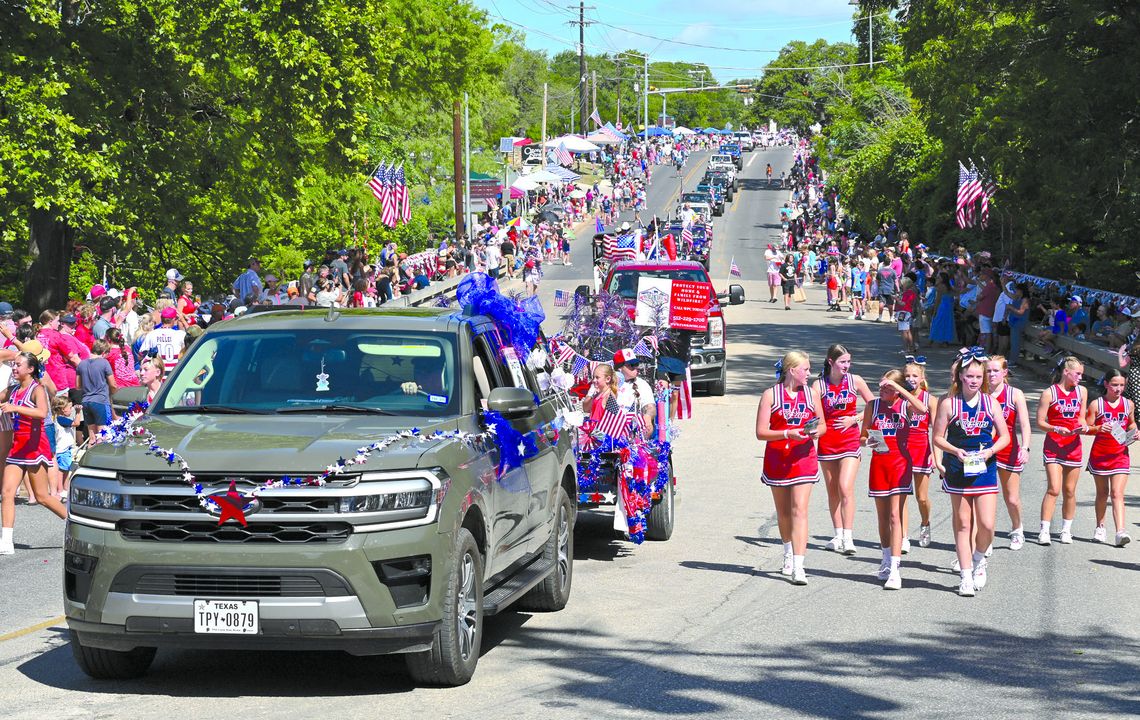 4th of July parade brings large crowds