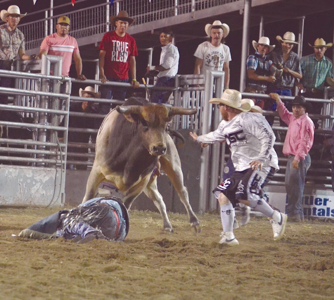 Bullfighters risk lives protecting bull riders