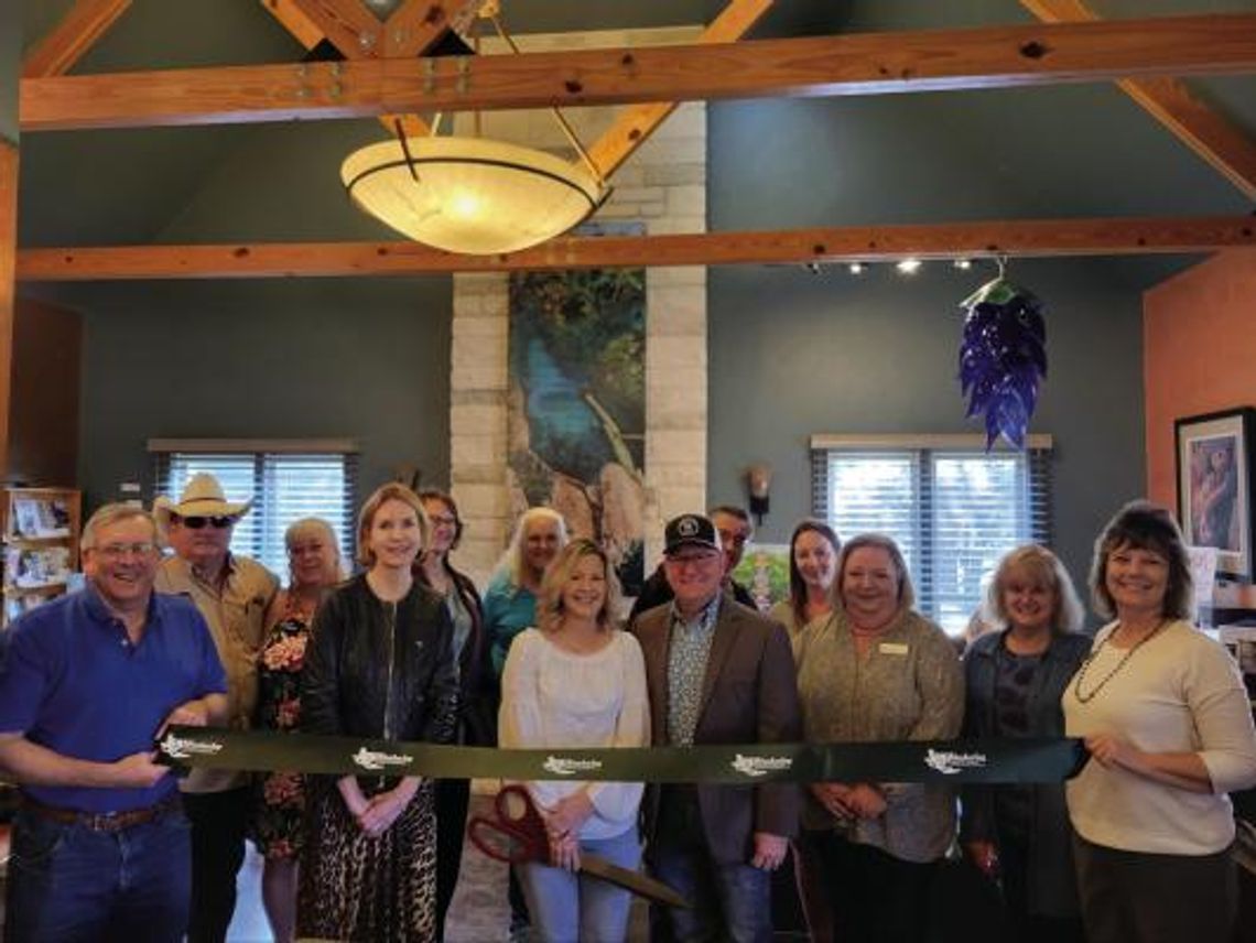 Celebrating Renovation Sells with the Chamber