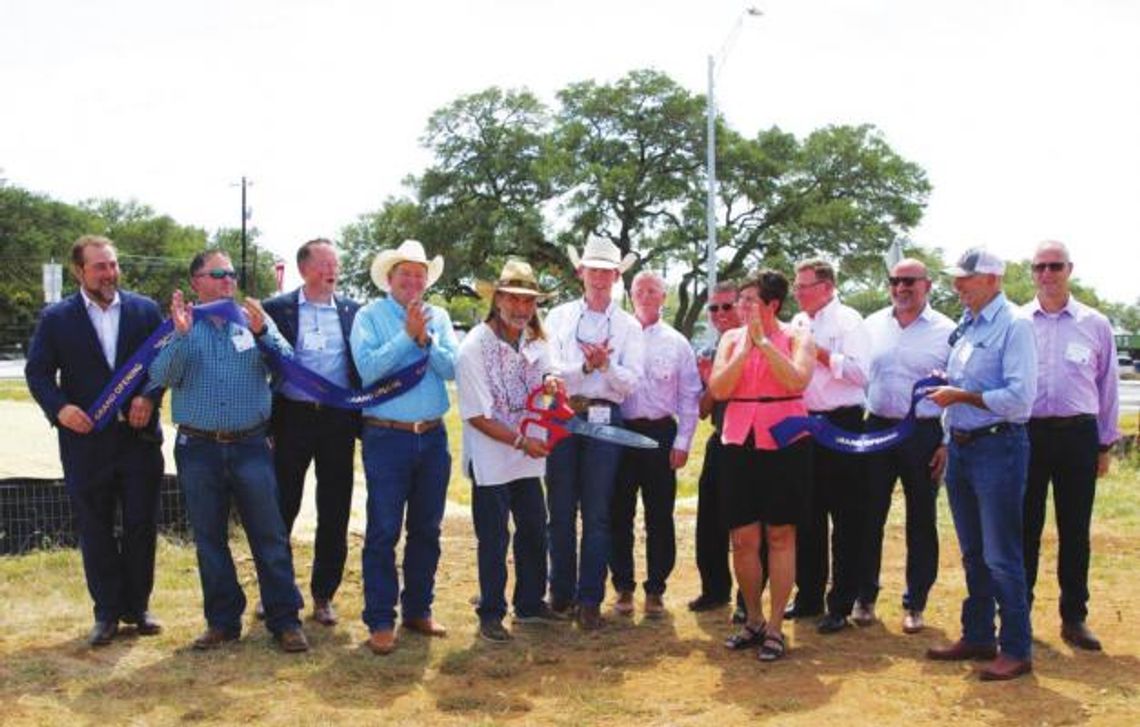 County cuts ribbon on newest roundabout