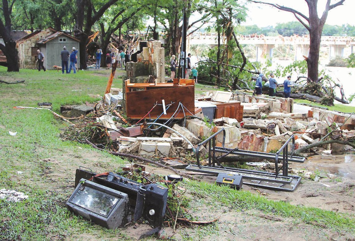 Flood sweeps through Wimberley