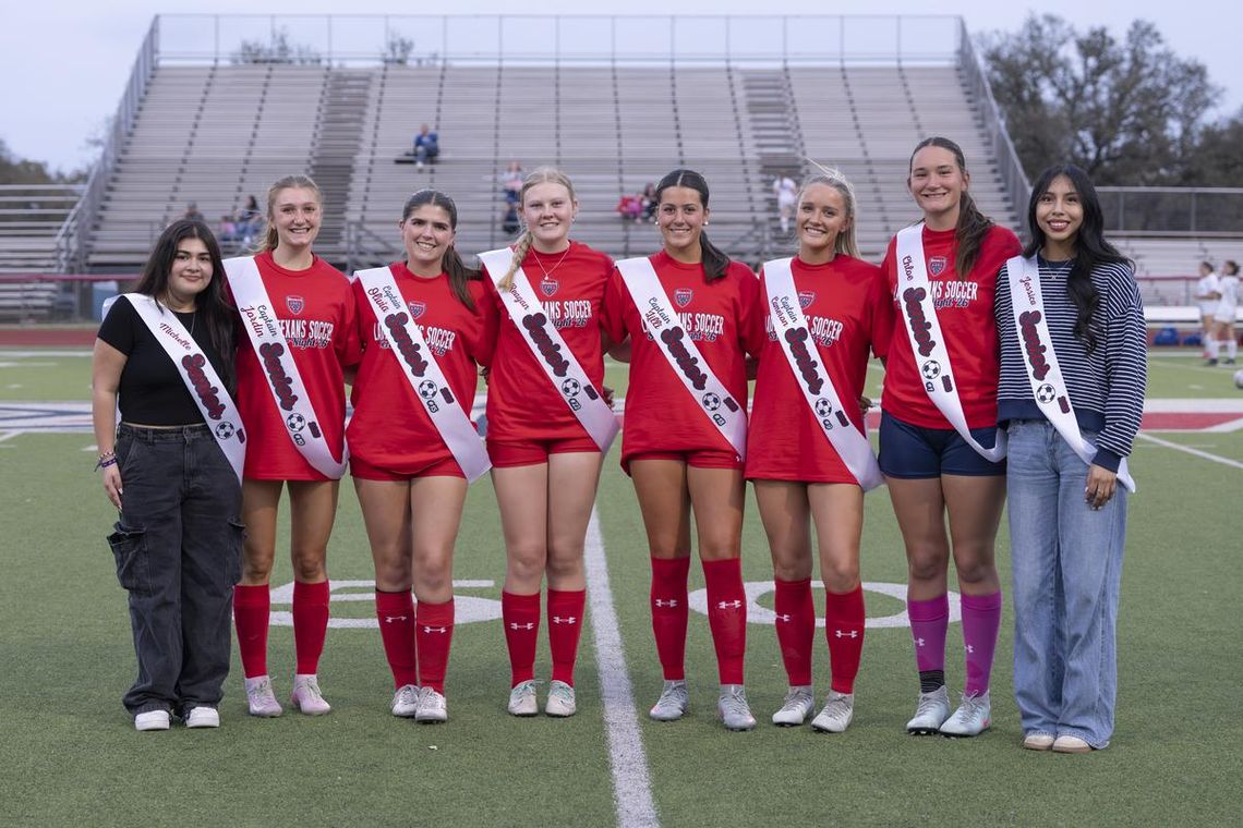 Savoring the big win over the Bulldogs. Photo by Julie Albini/albini.smugmug.com