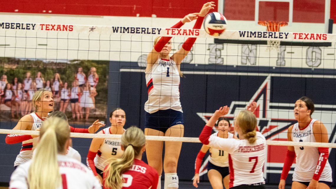 Lady Texans stay perfect in district play