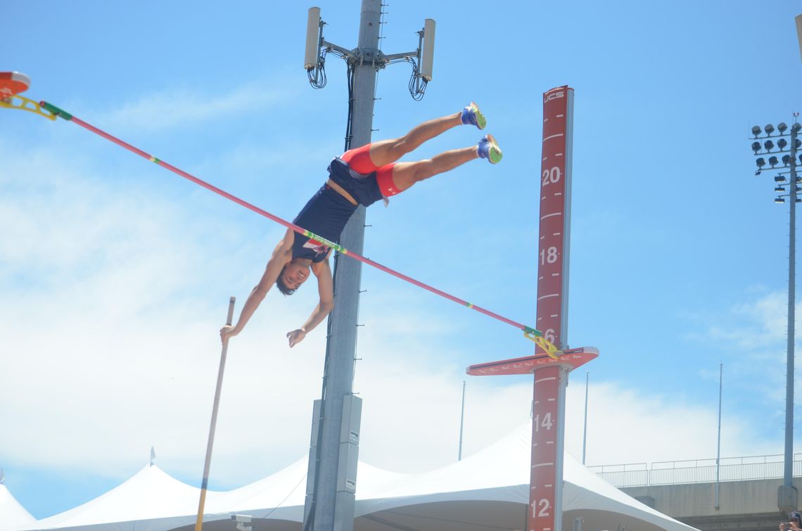 Mignerey wins gold as Texans compete at state