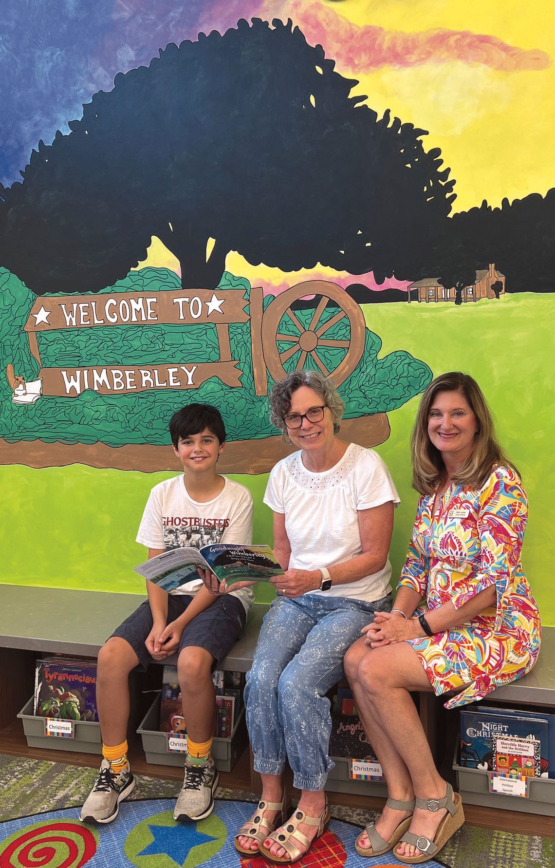 New mural for Wimberley library