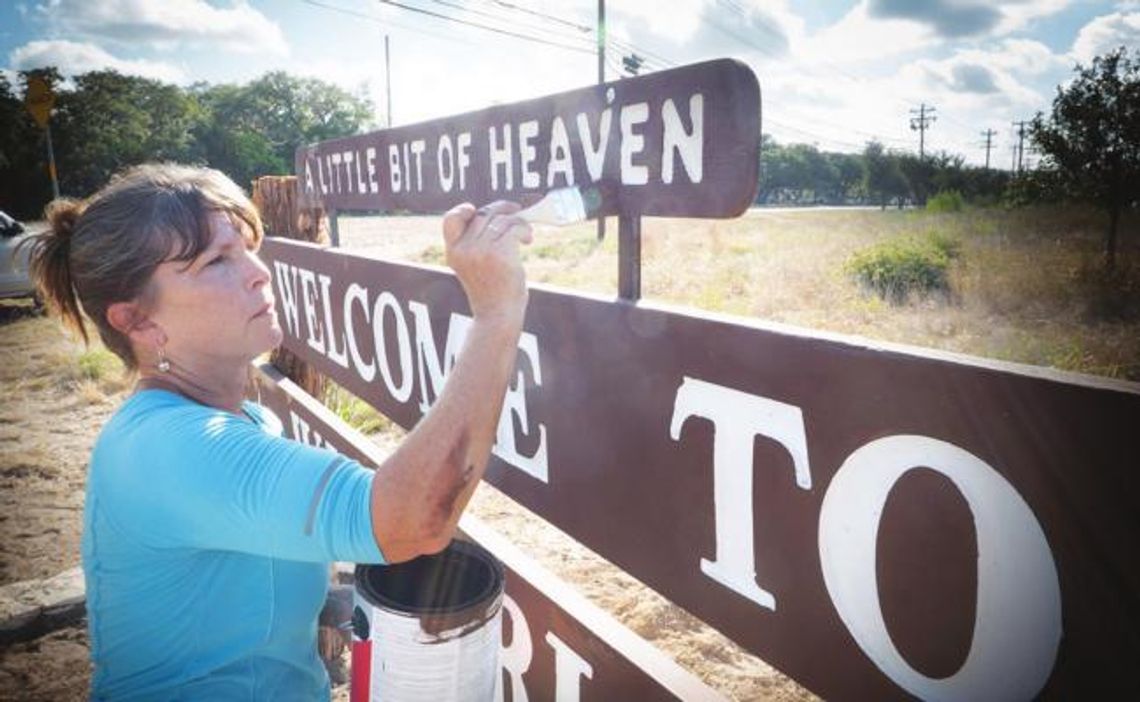 New ‘Welcome to Wimberley’ sign installed