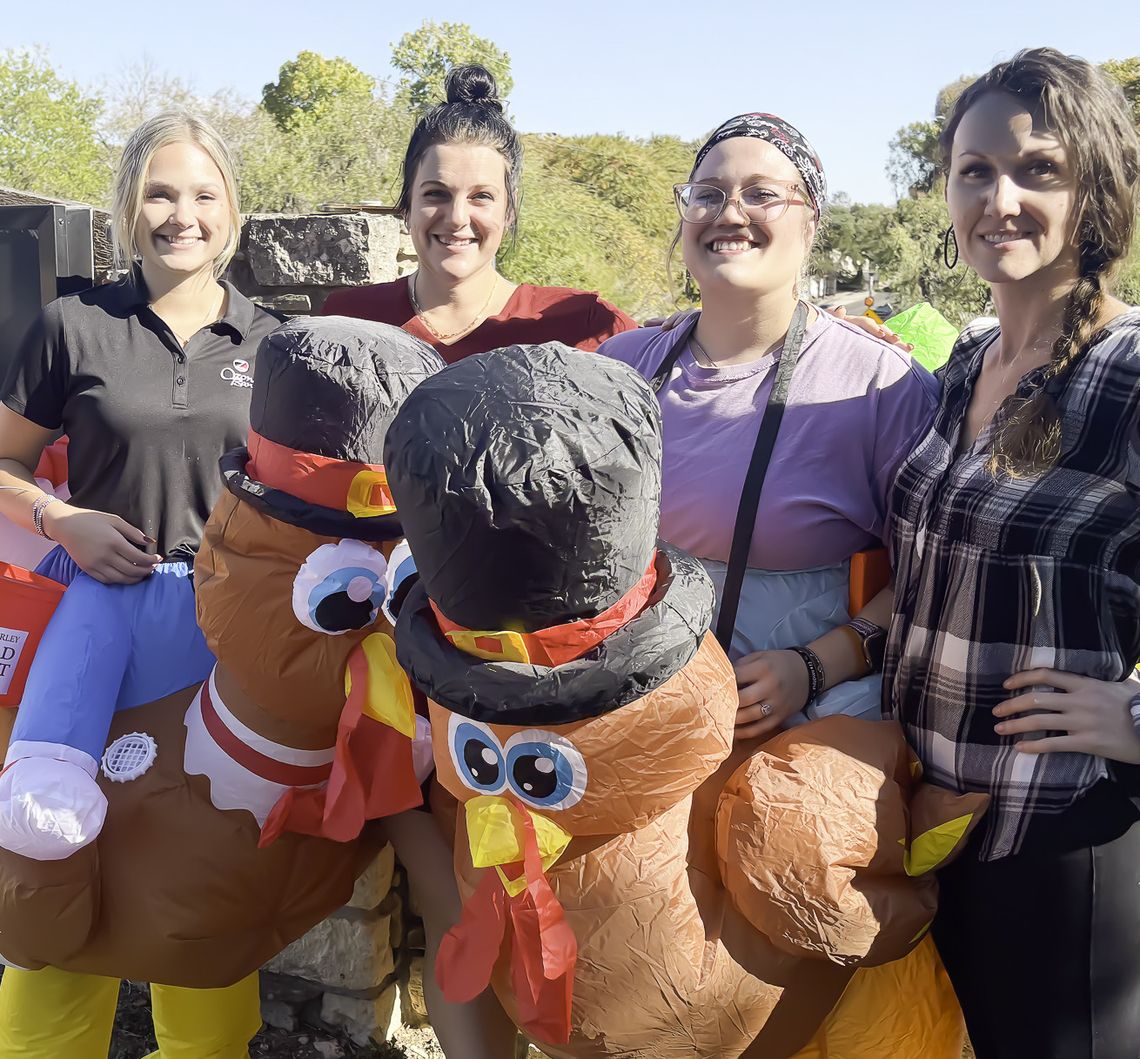 Ozona, CBB raise funds for local food pantry