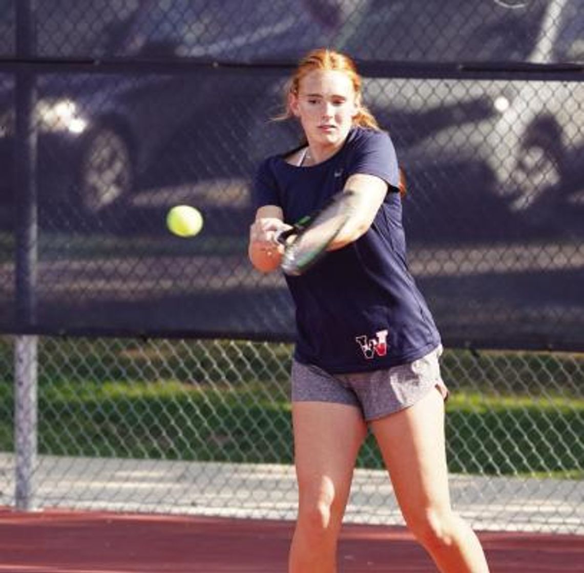 Team tennis falls in Regional Finals