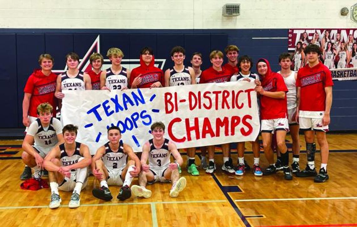 Texans close district, head to playoffs