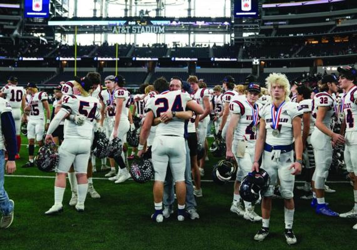 Texans fall in title game