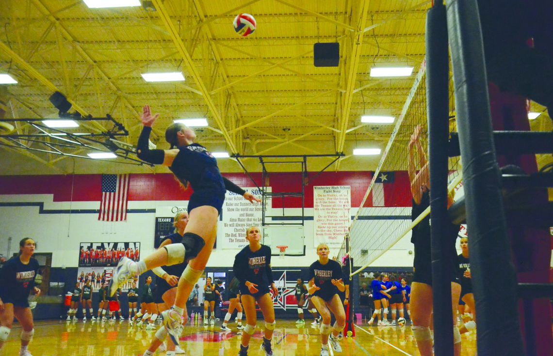 Texans look to senior leadership to defend their state title