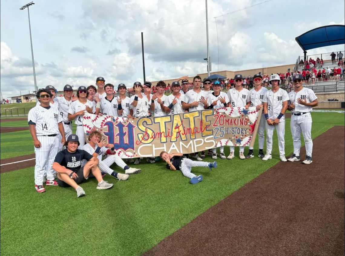 Texans score on walk-off error to clinch first ever state title game berth