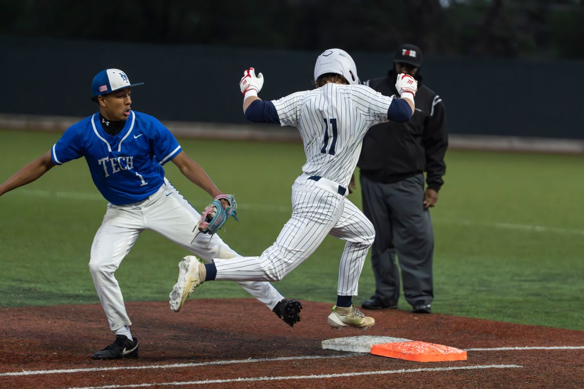 Texans sweep Manor New Tech to win Bi-District championship