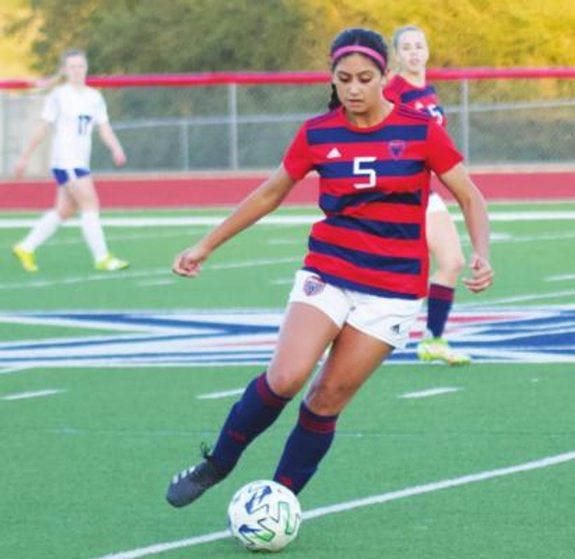 Wimberley clings to a lead in standings