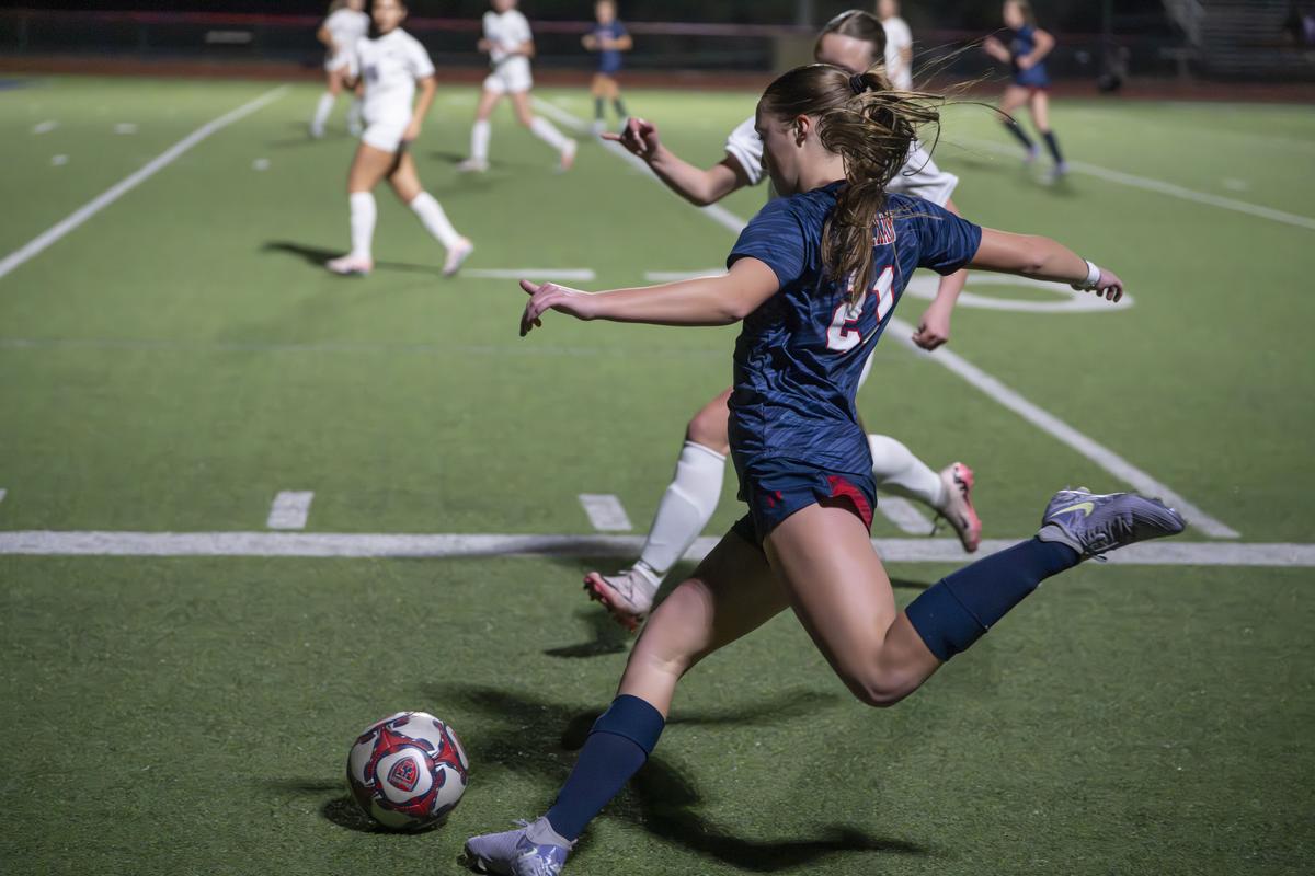Photo by Julie Albini/albini.smugmug.com Abby Durkin, #21, ready with the kick.