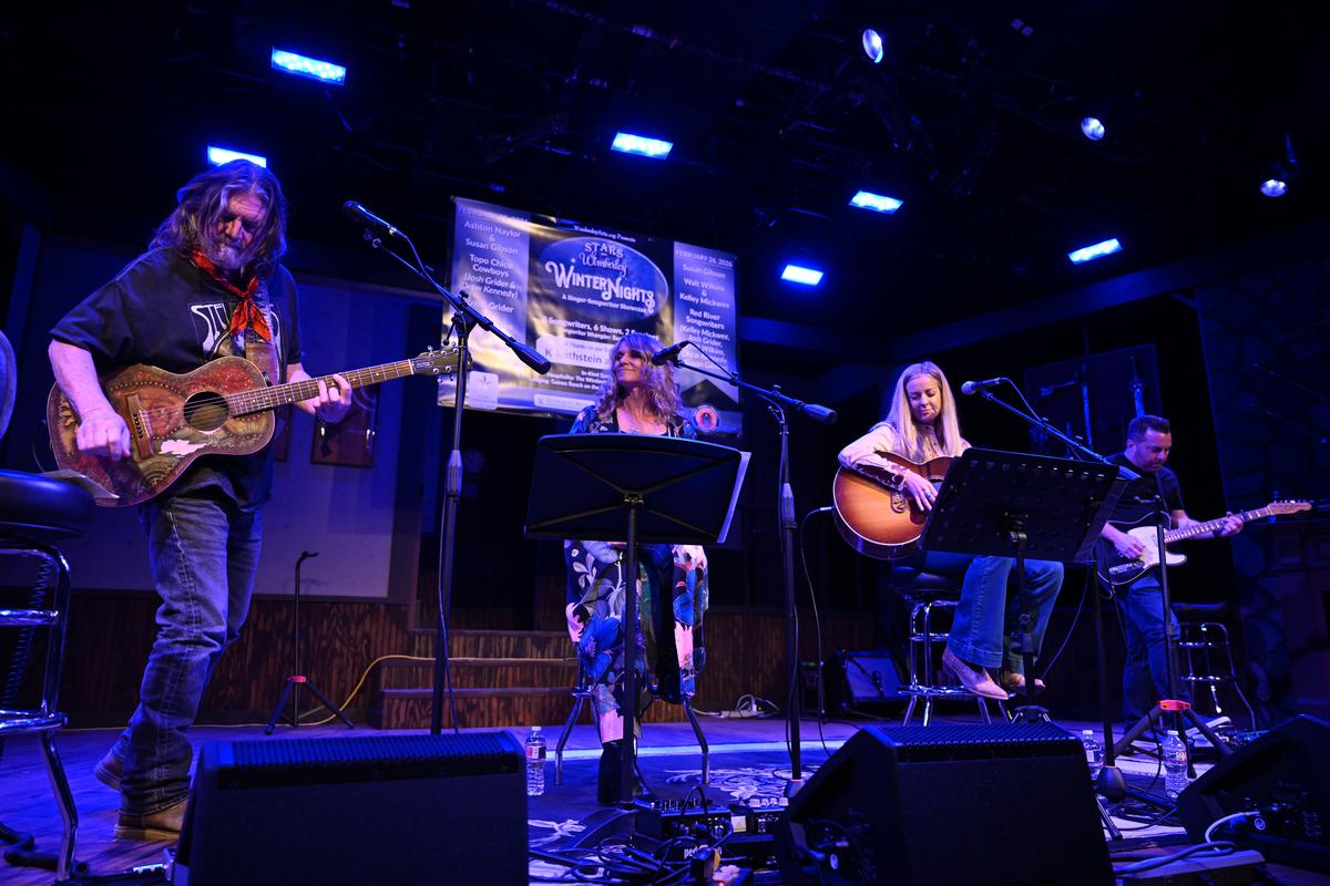 Photo by Rodney Bursiel Walt Wilkins, Tina Wilkins, Kristi Grider and Brett D...