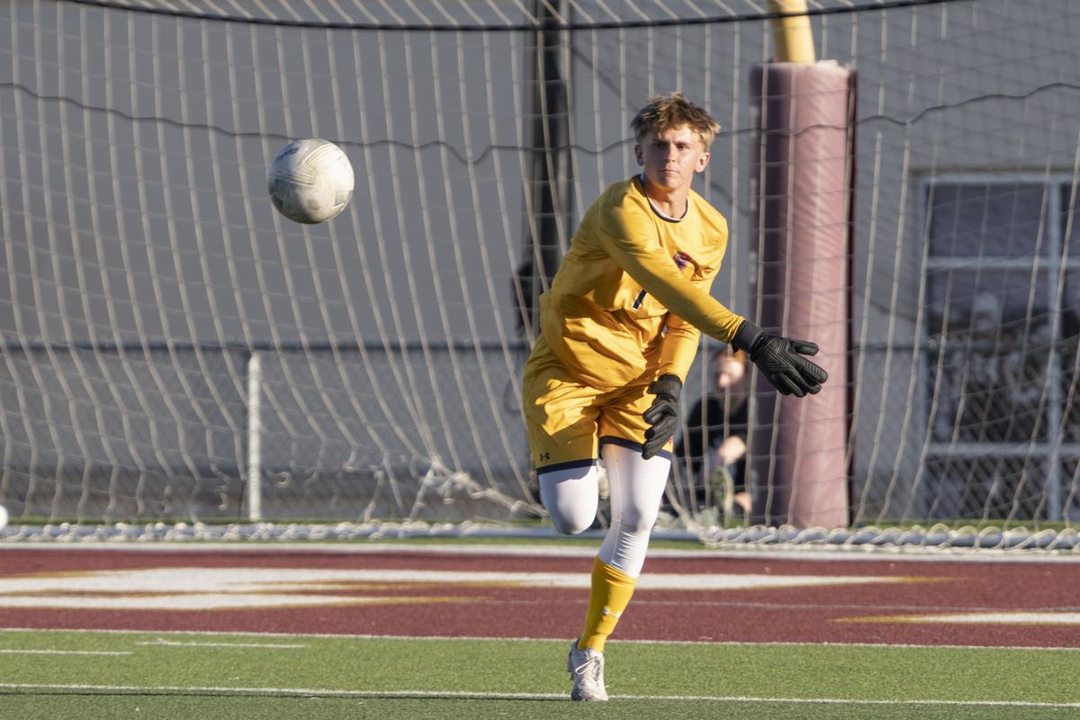 Photo by Julie Albini/albini.smugmug.com Another save and recovery by Keith C...