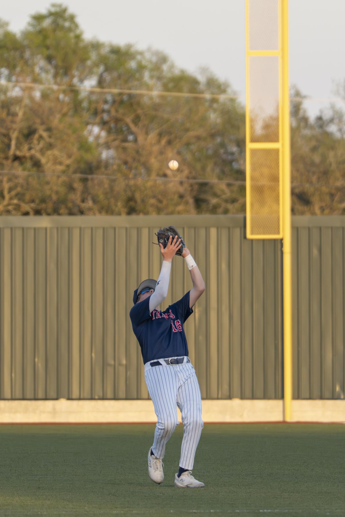 Photo by Julie Albini/albini.smugmug.com Game 1: Santana Raye, #16, with the...